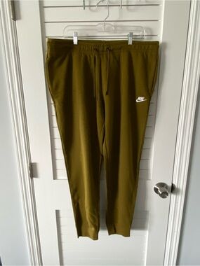 Nike Olive Green Standard Fit Sweatpant Joggers Size XL New with Tags